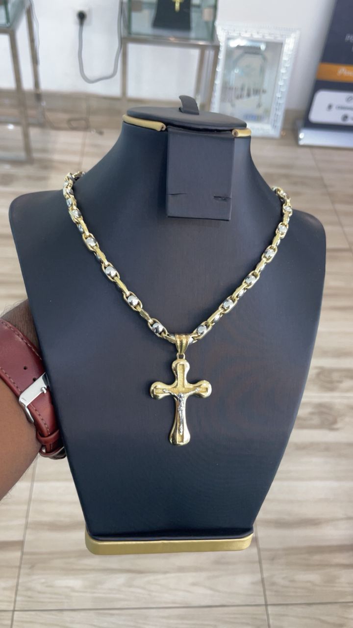 Collier Croix Or Bicolore avec Chaîne Alternée